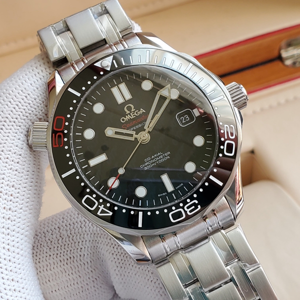 オメガ時計背面デザイン